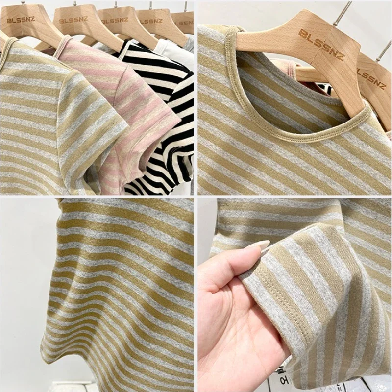 AOSSVIAO 2025 Camiseta informal de verano para mujer, camiseta ajustada de manga corta con cuello redondo, camisetas básicas lisas a rayas