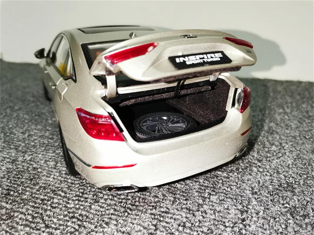 Nouveau modèle de voiture moulé sous pression pour Honda, INSPIRE dehors Turbo, jouets de passe-temps, cadeaux d'affichage, ornements de collection d'or, 1/18