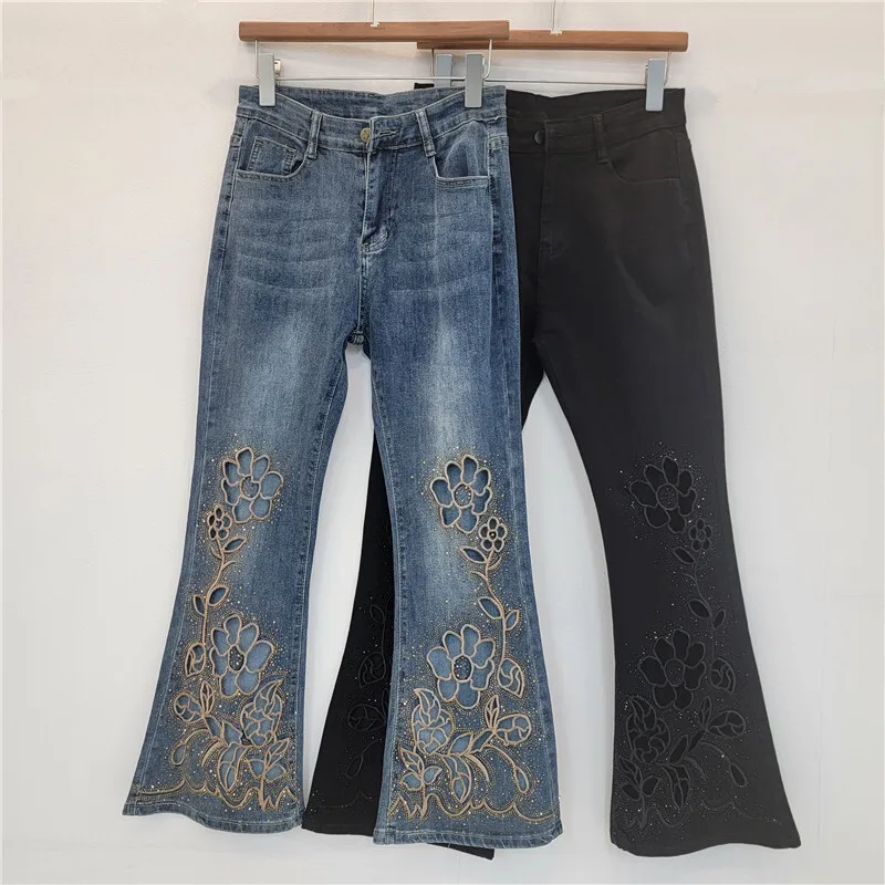 ANJY 2025 Jesień Zima Nowe Damskie Jeansy Bootcut z Diamentami Modne Kwiatowe Wzory z Wycięciami Uniwersalne Spodnie Denimowe o Długości do Kostek A16097