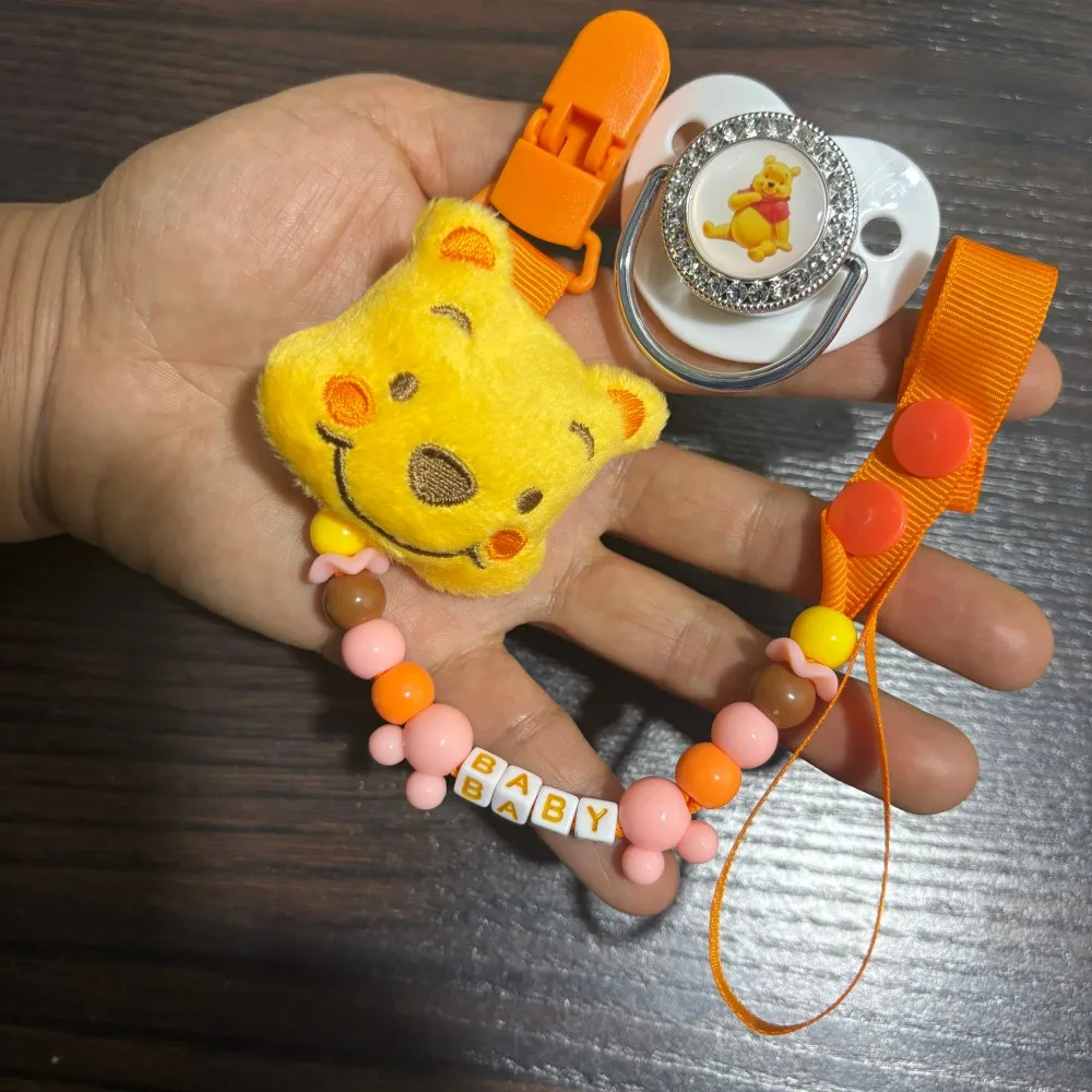 

Успокаивающая соска-пустышка для младенцев и милая цепочка-держатель для соски, соска-пустышка для кормления младенцев в форме мультяшного персонажа, жевательная соска-пустышка для младенцев, разработанная специально для младенцев