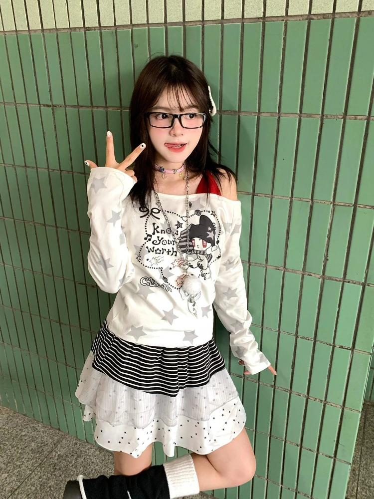 

HOUZHOU Vintage Y2k Graphic T-shirts Women Harajuku Off Shoulder Kawaii Cartoon Tees Japanese Style Oversize Streetwear T-shirts