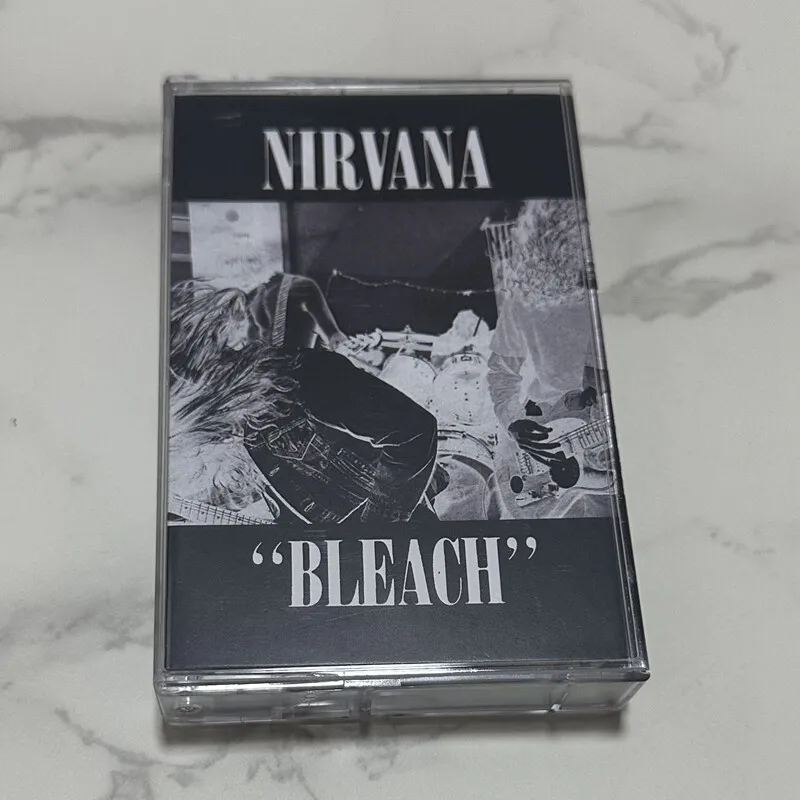 

Коллекционная аудиокассета Nirvana в стиле гранж-рок с буклетом текстов песен, ретро-кассета 90-х годов