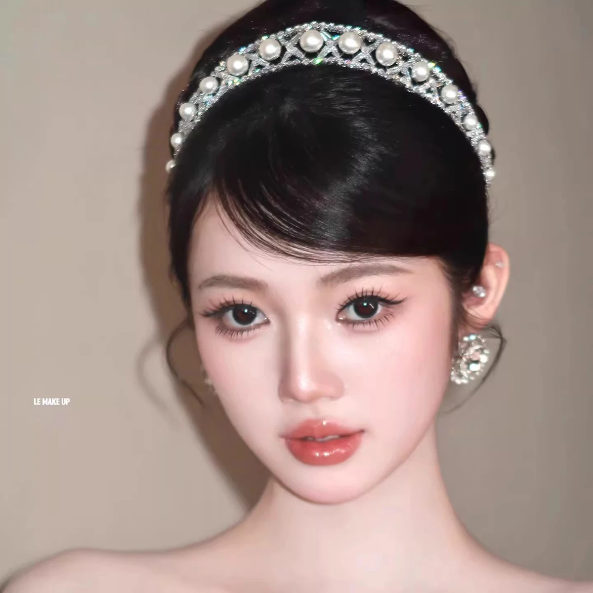 

Роскошный свадебный головной убор с жемчугом и кубическим цирконием, корона для волос, изысканный универсальный головной убор в стиле интернет-знаменитостей, свадебное платье