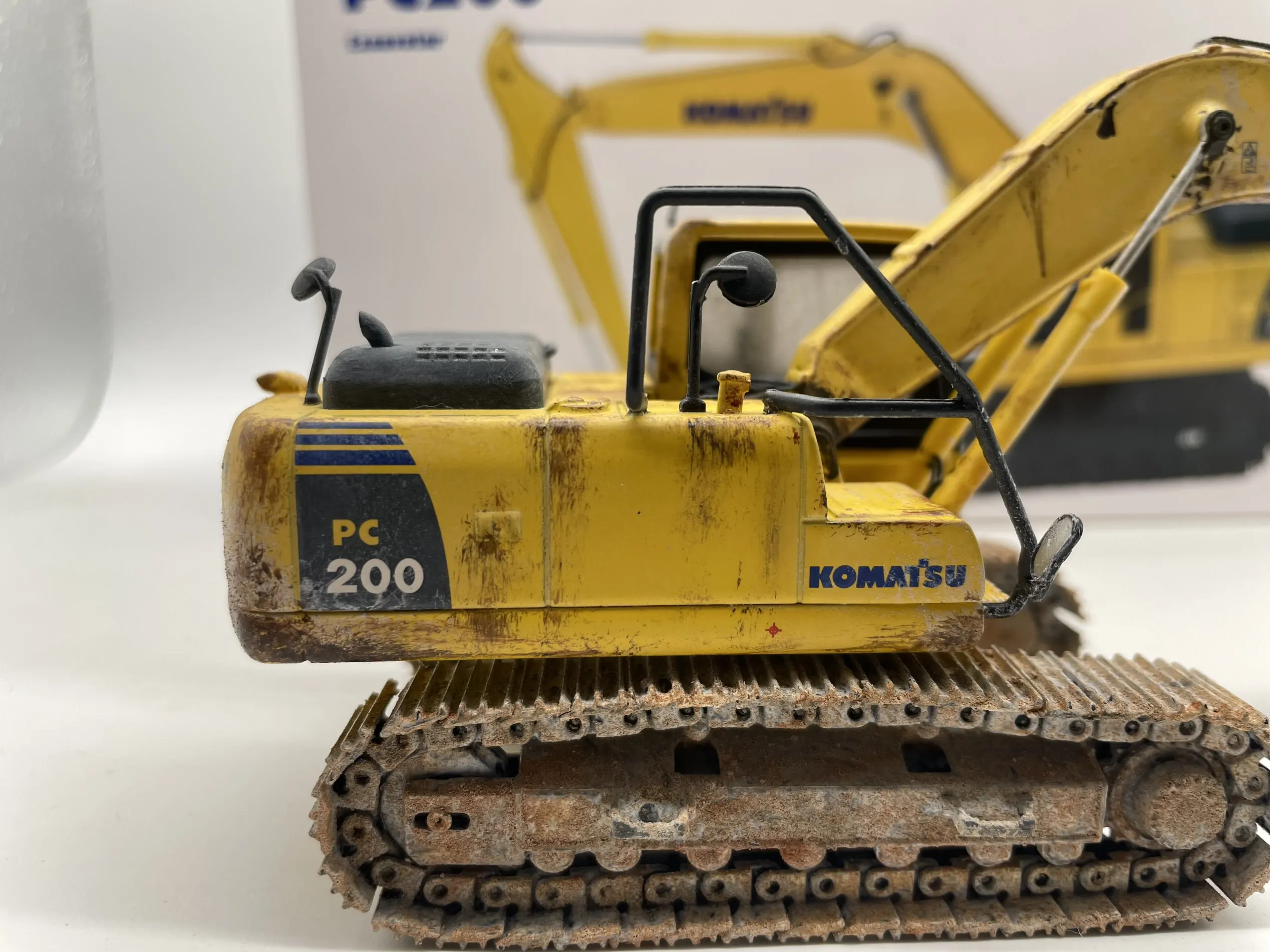 PC200 Escavatore Muddy Edition 1:50 Lega Giocattolo per bambini Ragazzo Regalo di compleanno Decorazione di scena Modello di ingegneria meccanica