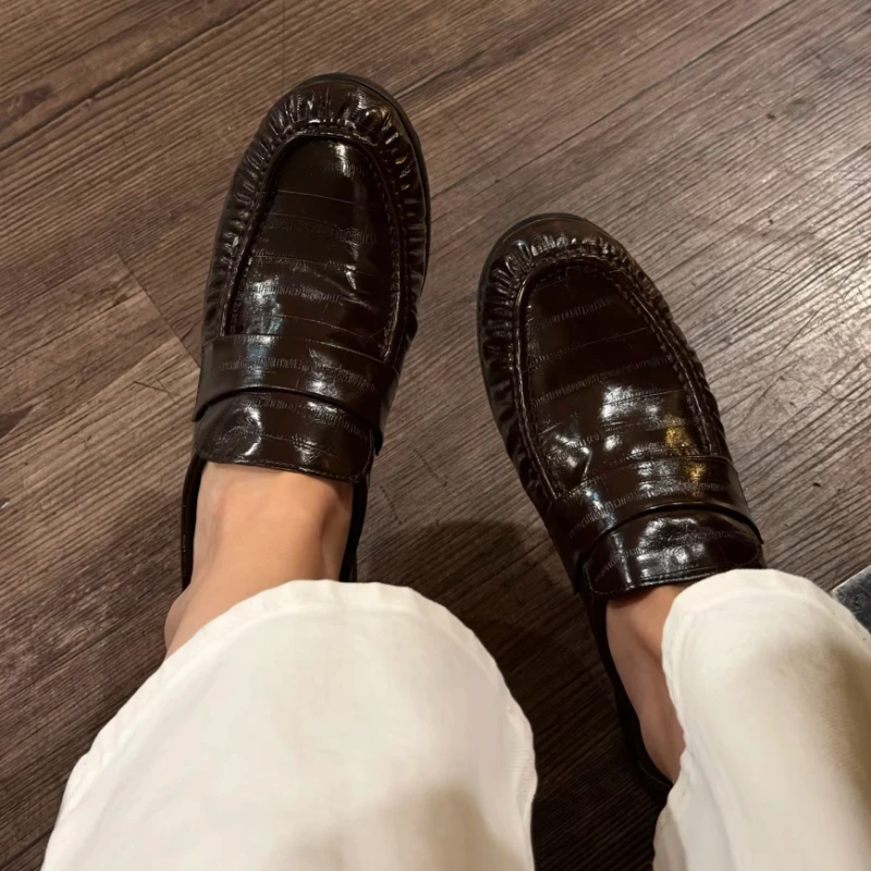 Fashionable Women's Leather Loafers 2026 New Handmade Pleated Flats Shoes  Exquisite Slip-On  Comfortable Commuting Women Shoes