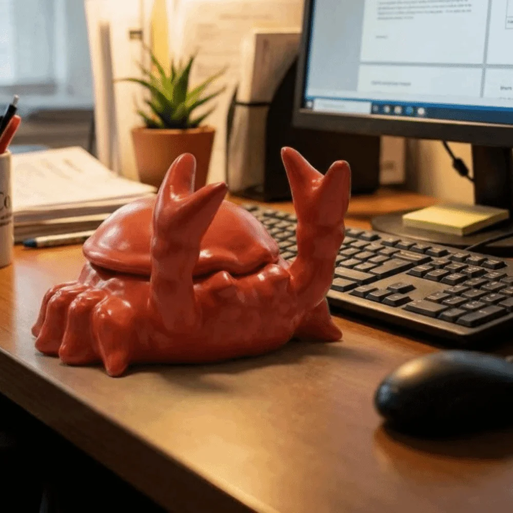 

Novelty Resin Crab Ornament with Lid Unique Pen Holder Mini Animal Shaped Desk Organizer Study Room