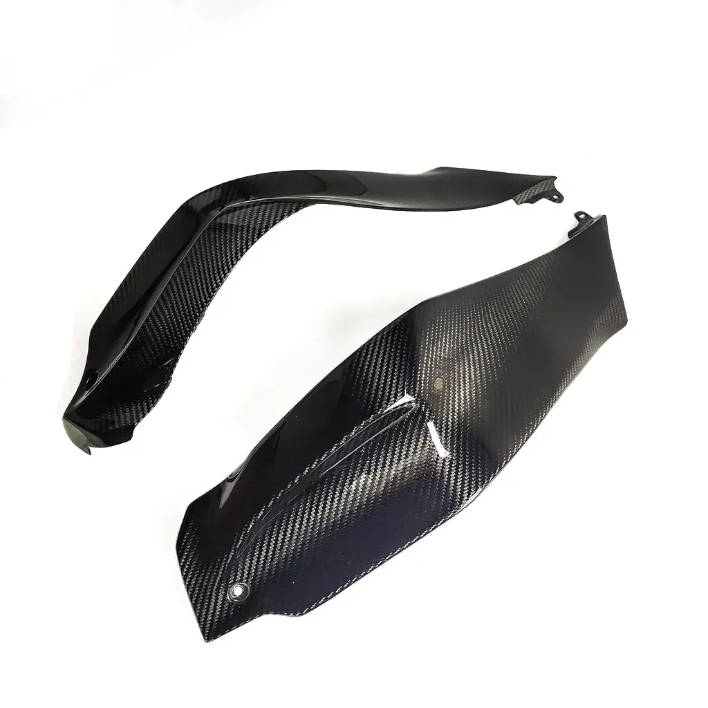 

Модифицированные детали мотоцикла, боковые панели бака из углеродного волокна ZX-10R