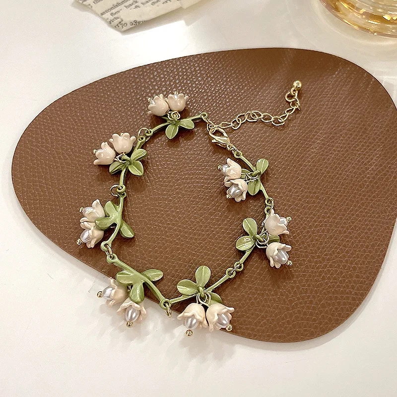 Elegant White Floral Leaf Bracelet Trendy Green Enamel Lily Valley Charm Chain Bangle Bracelets for Women Female Wedding Jewelry