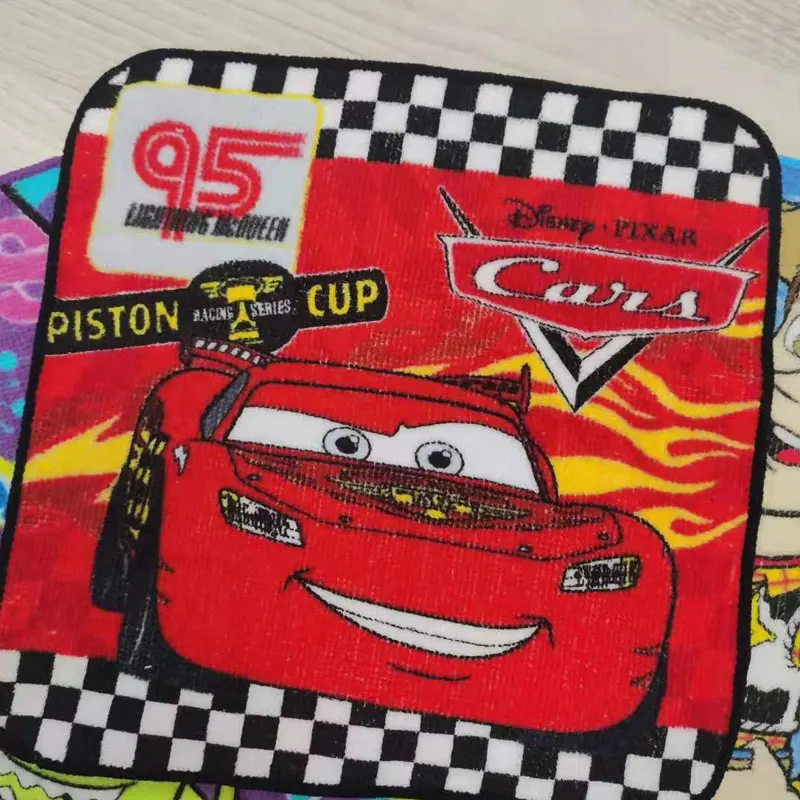 Toalla de dibujos animados de Disney McQueen Cars Toy Story, toalla de mano para lavado de cara de bebé, pañuelo cuadrado para adultos, 20x20cm, envío directo