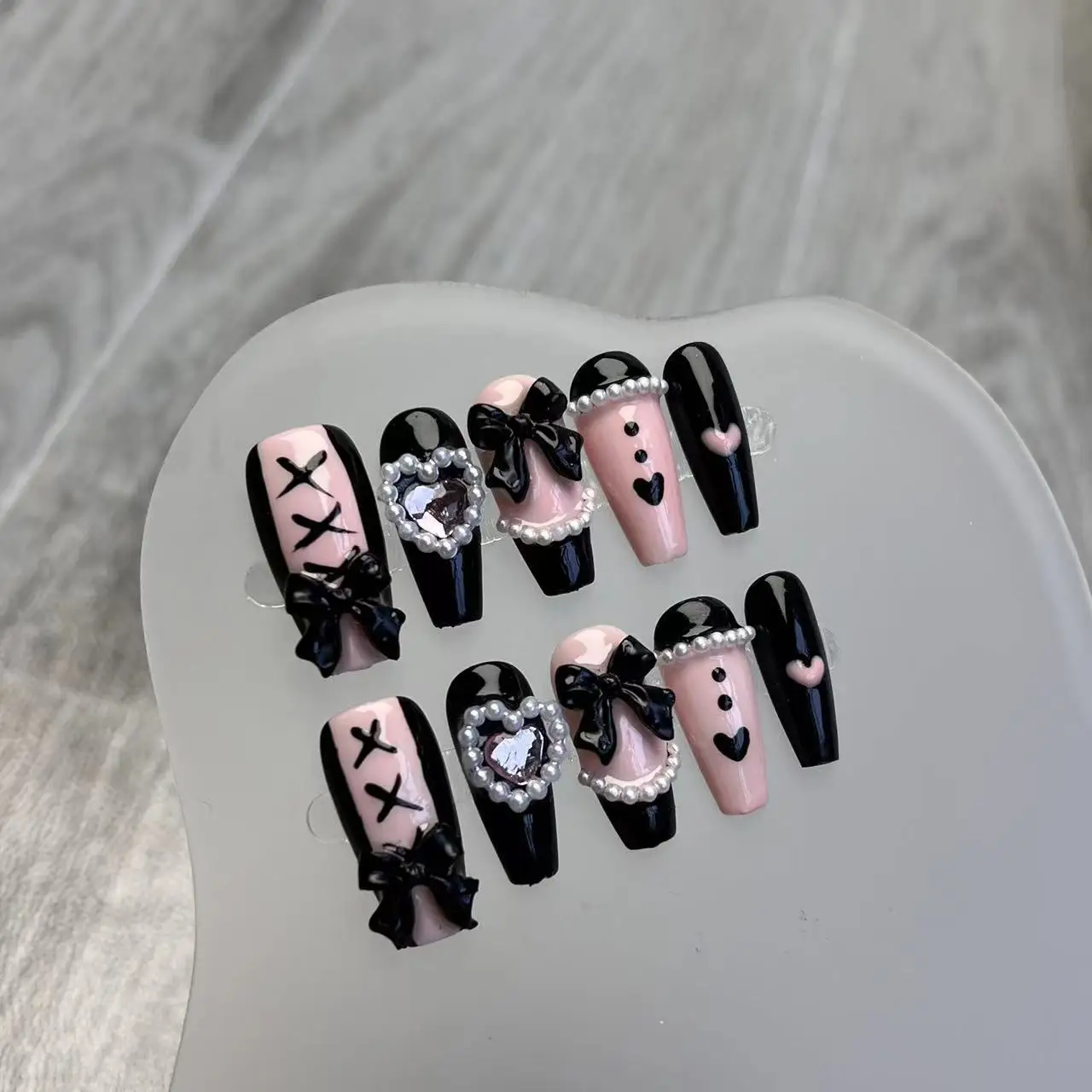 10pcs Handmade Y2k black Press On Nails Pink Heart Design Reusable Fake Nails Artificial Manicure Wearable False Nails For Girls