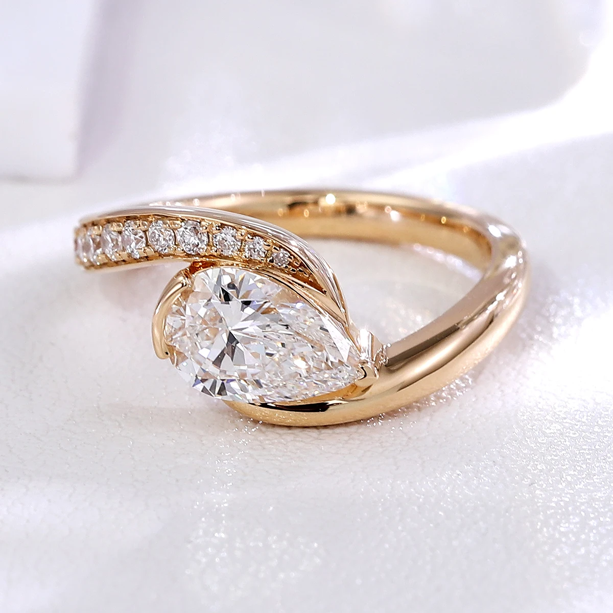 Provence Twisted ring 9K 10K 14K Gold 2ct IGI Lab Diamonds Gradient Engagement wedding Ring Fine jewelry Women Christmas Gifts view 3