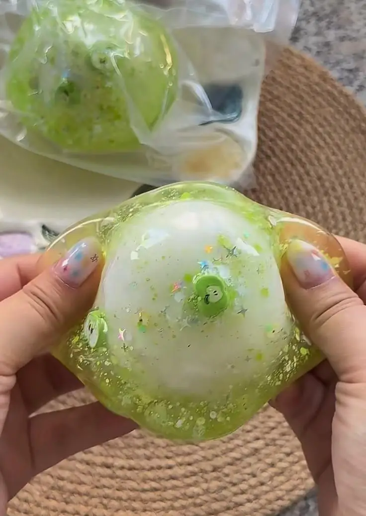 Knuspriger, zerknisternder Wachs-Stressball mit ASMR-Schall beim Treten auf Schnee, Anti-Stress-Entlastungs-Fidget-Spielzeug für Erwachsene – Detail 4