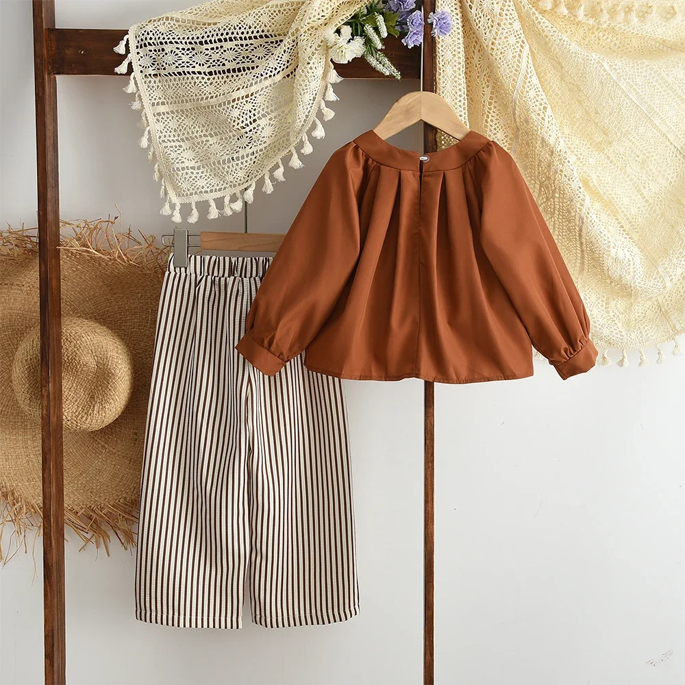 Korean Version Autumn Clothes for Girls Aged 3-7 Khaki Long Sleeved Pleated Top+striped Pants Two-piece Set Fashionable