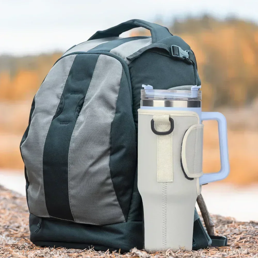 1 Stück isolierte Wasserflaschen-Tragetasche, verstellbarer Riemen und Schutzträger für Fitnessstudio, Wandern, Pendeln, hält die Hände frei