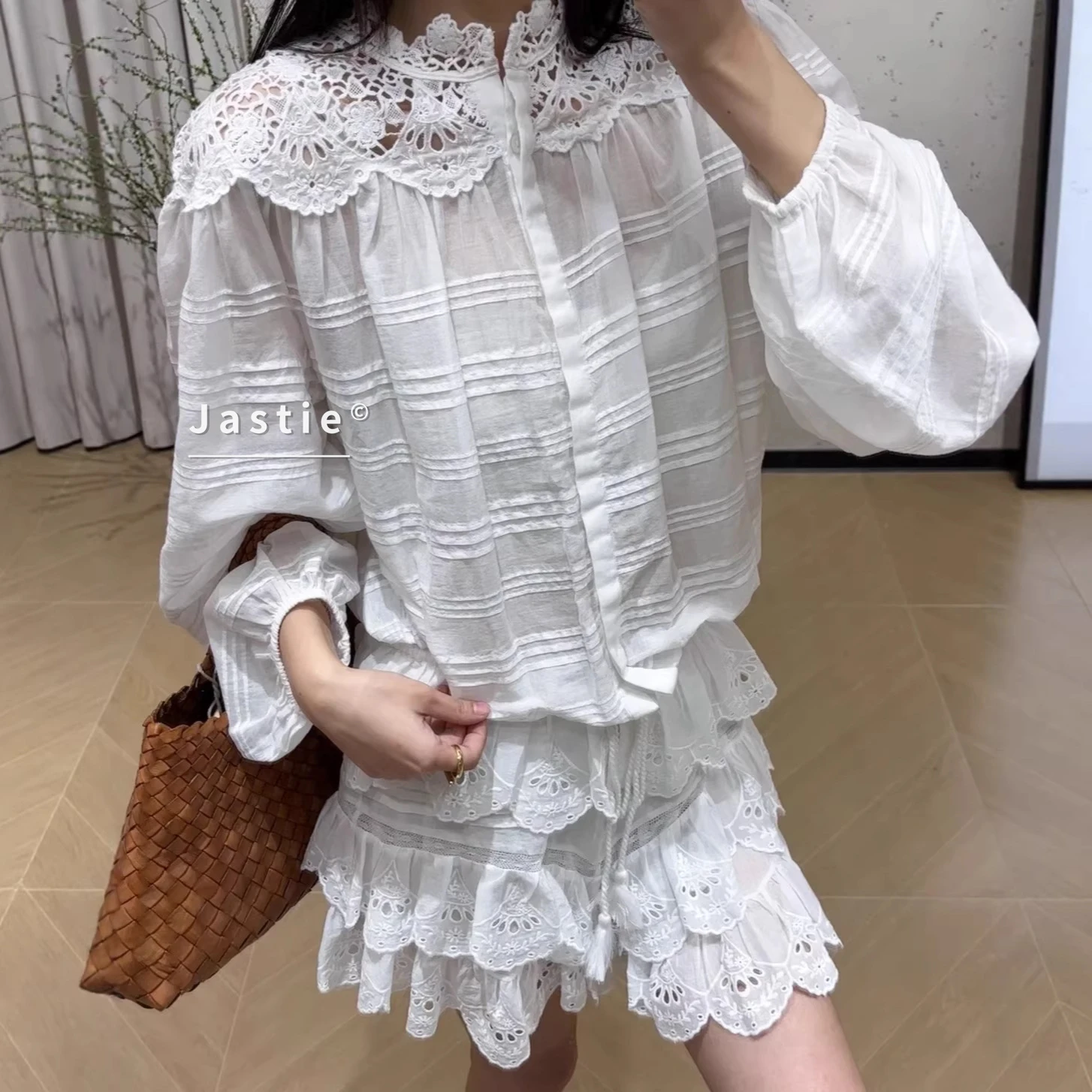 

Bohemian White Lace Two Piece Set Women Luxury Embroidery Lantern Sleeve Blouse Ruffle Mini Skirt Bohemian Holiday Outfit 2026