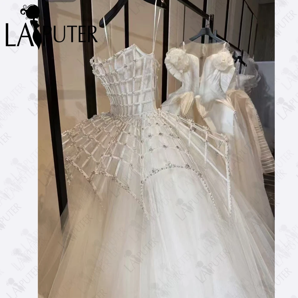 White Checkered Ball Gown Wedding Dress Boned Bodice Boat Neck Multiple Layers White Tulle Voluminous Puffy Bridal Wedding Gown