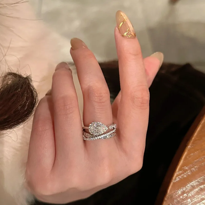 

Многослойное кольцо с инкрустацией в виде капель воды, модный роскошный дизайн с перекрестными элементами, кольцо на указательный палец