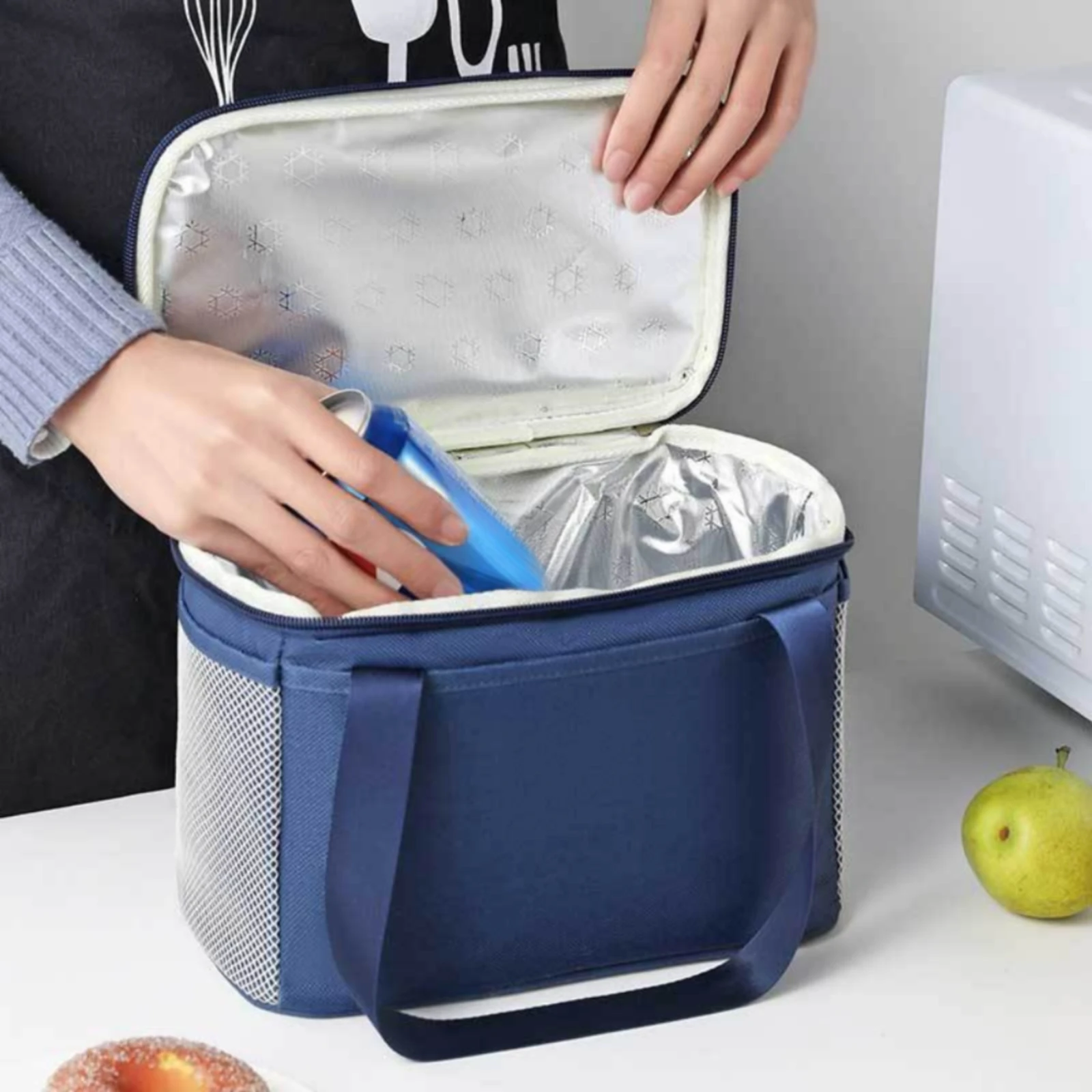 Lunch Tote with Foil Sporty Portable Insulated Food Bag with Foil Sporty Oxford Cloth Lunch Tote with Zippered Top Lightweight