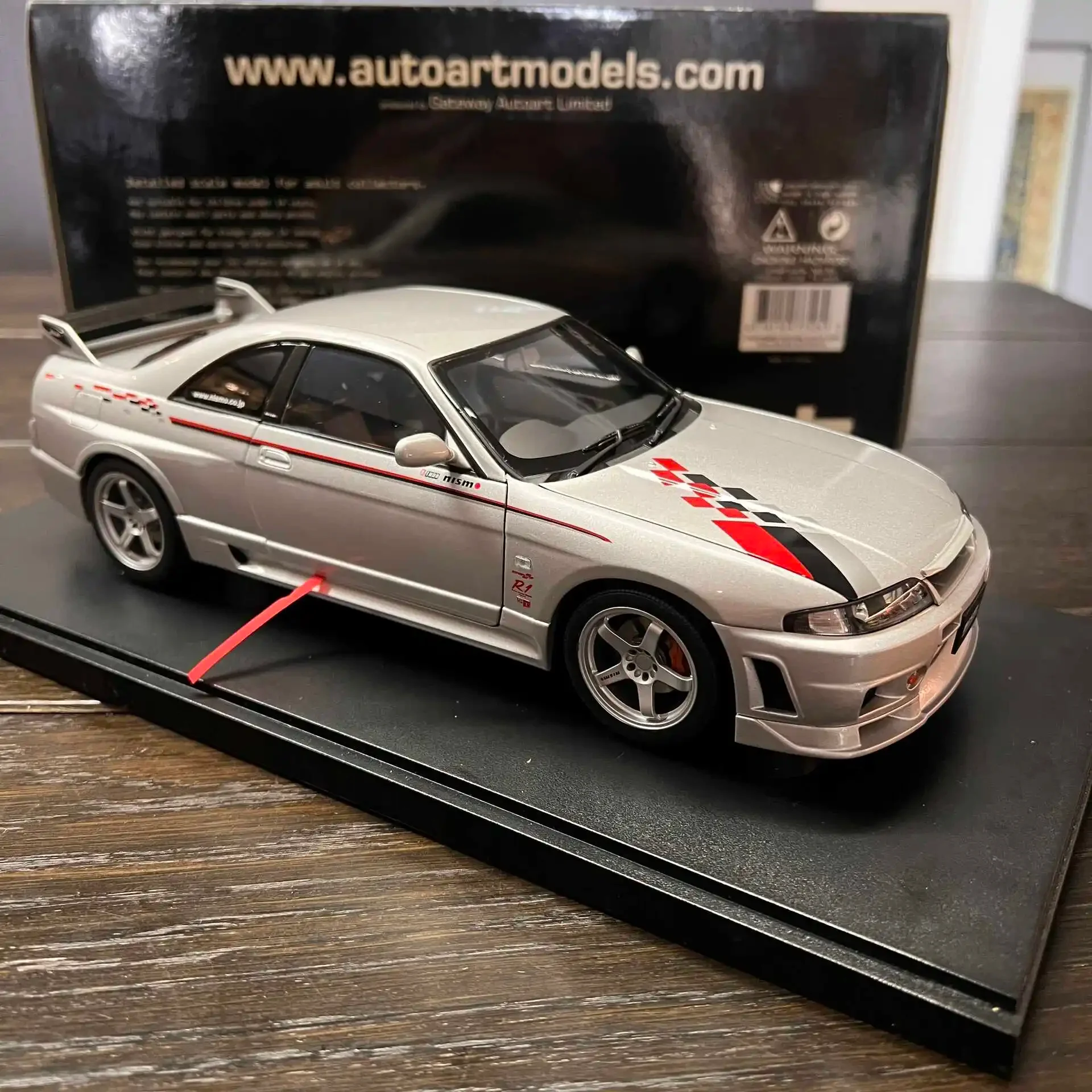 Autoart 1:18 Skyline GTR R33 Nismo V Spec JDM Alloy Fully Open Simulation Limited Edition Alloy Metal Static Car Model Toy Gift