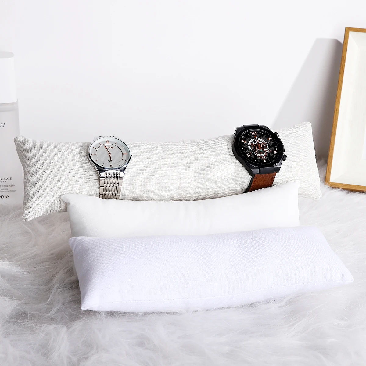 

Linen Watch & Bracelet Storage Pillow – Breathable Wear-Resistant Anti-Scratch, Non-Slip Dual-Purpose , Lightweight Dust-Proof