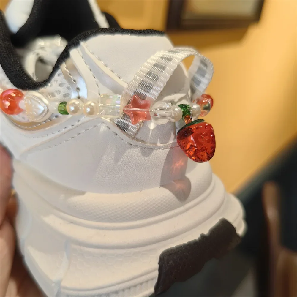 New Red Green Christmas Colors Shoe Laces Charms for Sneakers Pearl Strawberry Chain Shoe Charm Buckle Shoes Decorations 1 Pcs