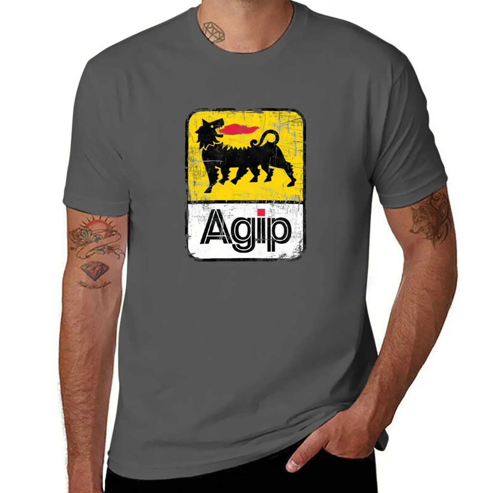 

AGIP Lubricants 1968 – 1998 Distressed Version \t T-Shirt Lightweight Running T-Shirt