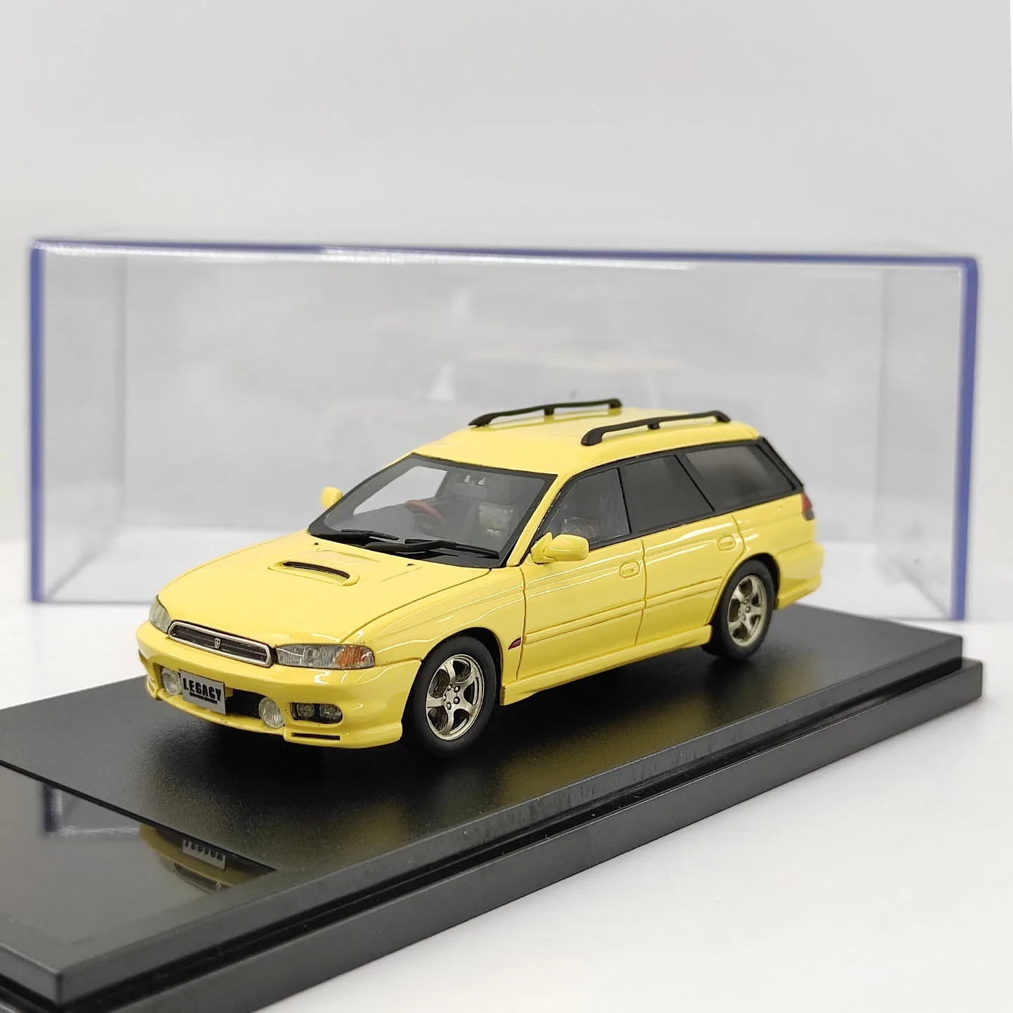 hi-story-modellino-auto-in-resina-subaru-legacy-berlina-gialla-scala-1-43