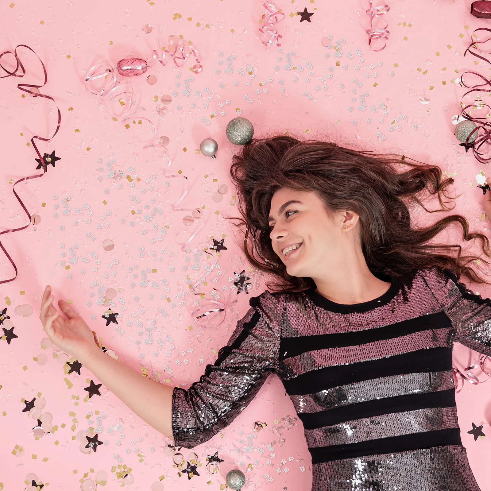 

600Pcs Plastic Confetti Shiny Number Throwing Sequins for Birthday Party Wedding Decoration Festival Table Scatter Silver