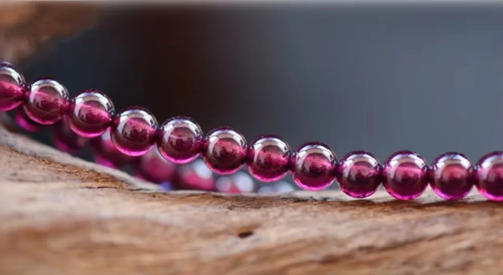 خرز عقيق الرودوليت الطبيعي من الدرجة الأولى 4.8 مم - 5.5 مم لون أحمر وردي غير مصبوغ ناعم مصقول مستدير 15 بوصة ستراند