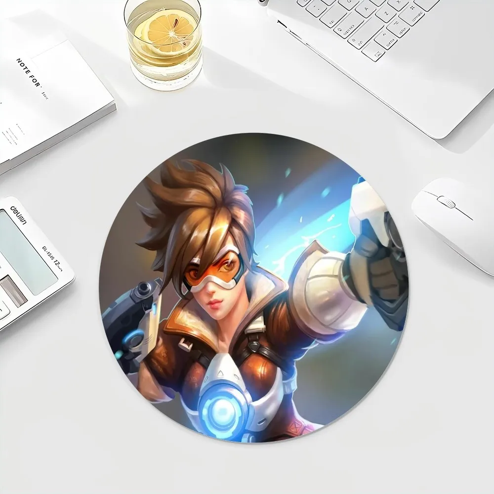 O-OverwatchES GAME Mousepad Small Round Desktop Desk Mat Kawaii Gaming Accessories Students Writing Pad Mouse Pad for PC Gamer