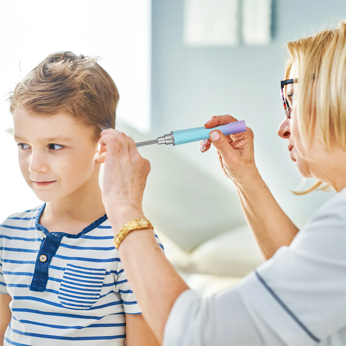 

Набор для удаления ушной серы с HD-камерой, беспроводной инструмент для чистки ушей, для безопасного и быстрого удаления загрязнений в любое время и в любом месте.