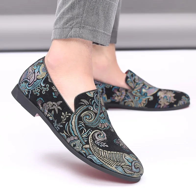 Four Seasons New Soft Soled Men Loafers Oversized Printed Breathable Lightweight Business Casual Shoes Doudou Shoes