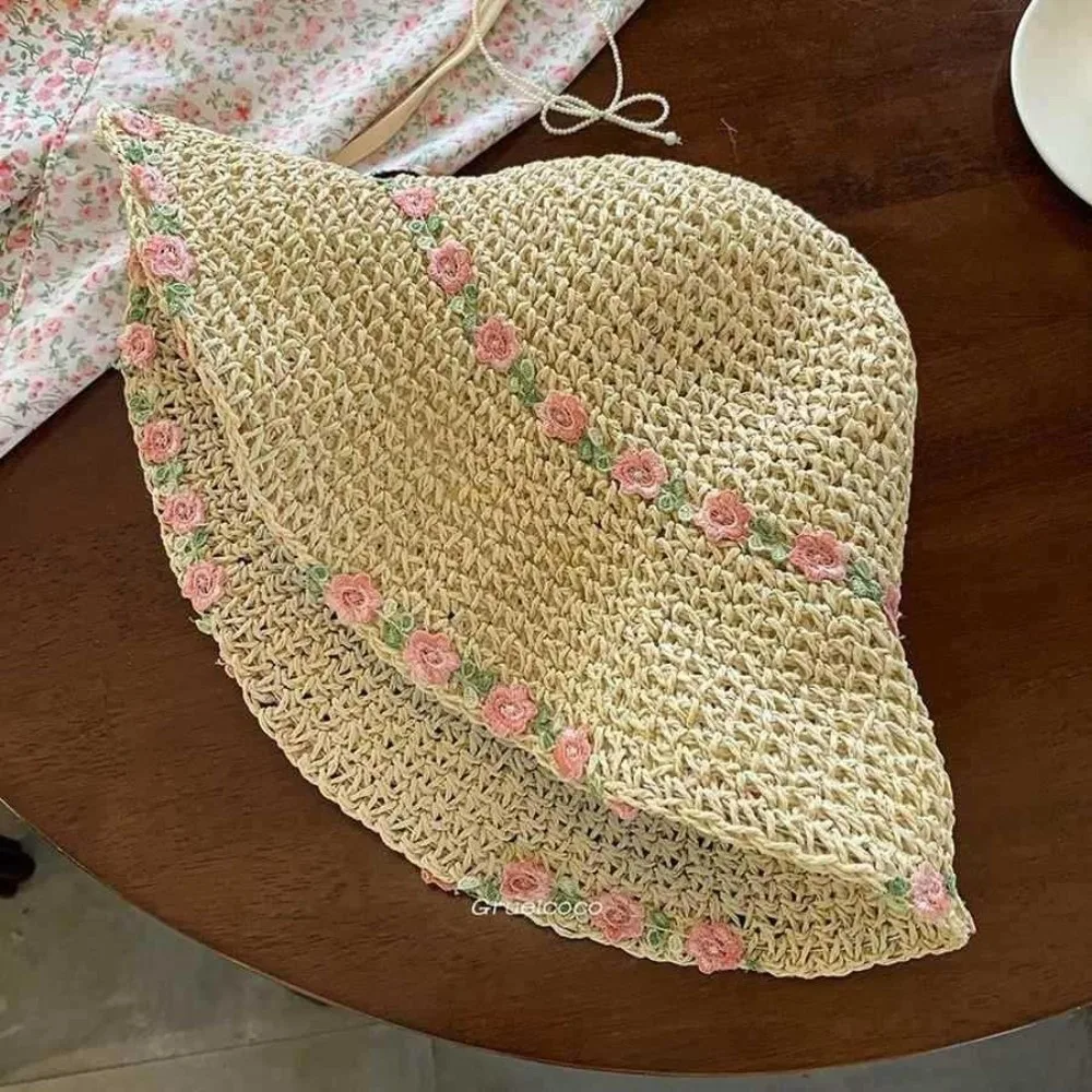 Nouveau chapeau de paille ajouré tressé à large bord, motif petites fleurs, protection UV, idéal pour la plage et l'été