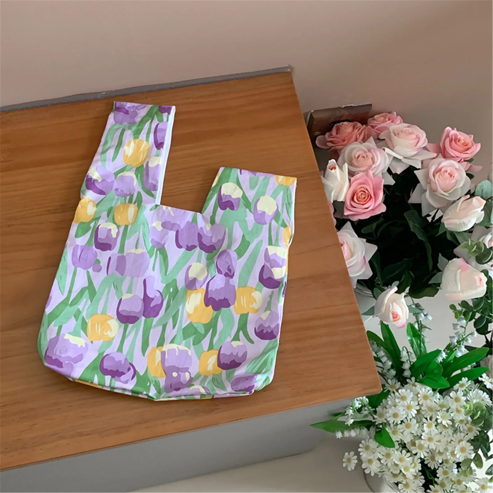 2024 New Tulips Wrist Bag Change Purse Summer Floral Romantic Fresh Soft Shopping Bag Women Mini Knot Wrist Bag Key Phone Pouch