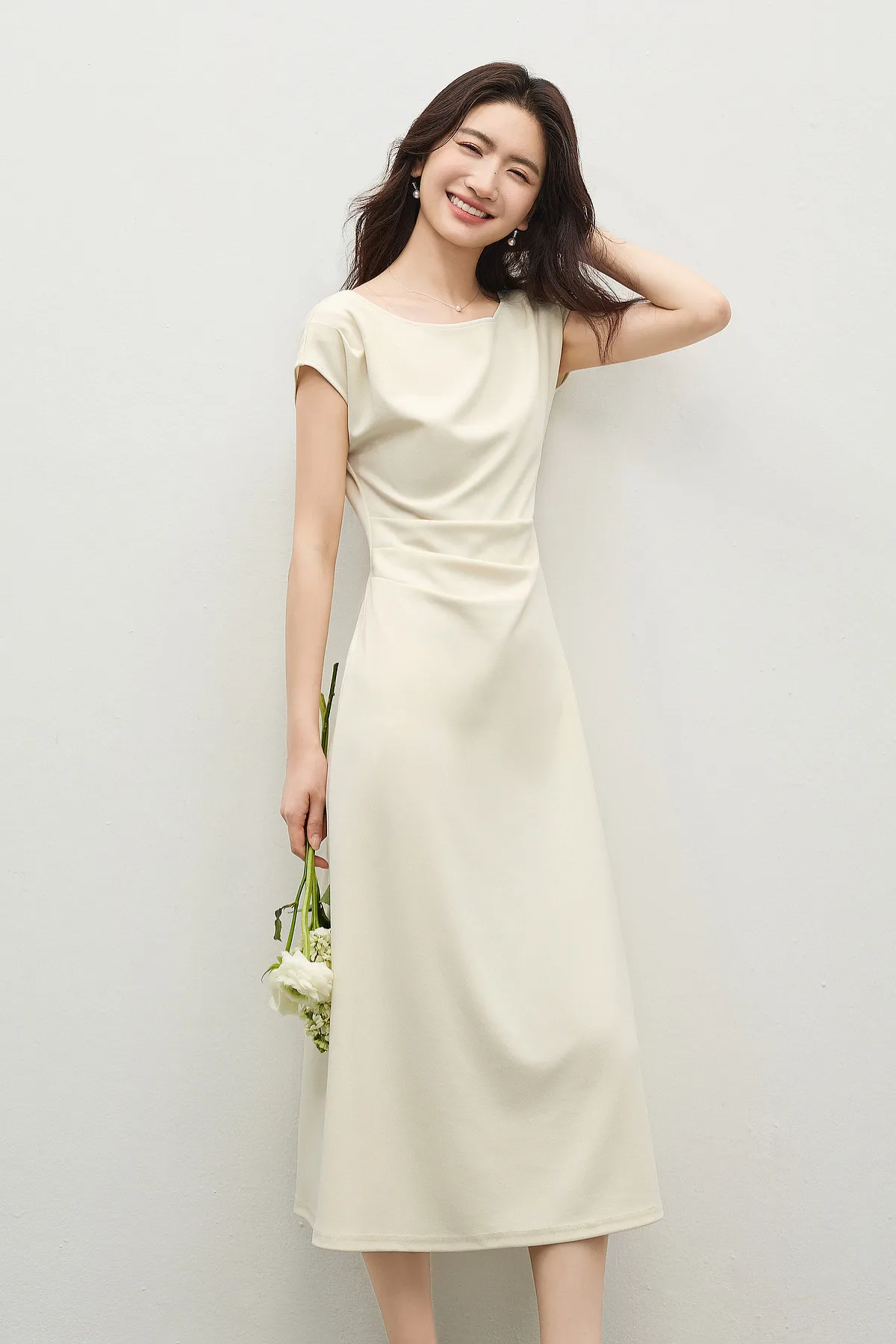 SENTUBILA Schwarzes Minimalistisches A-Linien-Kleid mit Kurzen Ärmeln für Damen 2026 Sommer Elegantes Boot-Ausschnitt Gerafftes Kleid mit Schmaler Taille 162LI5946 – Detail 17