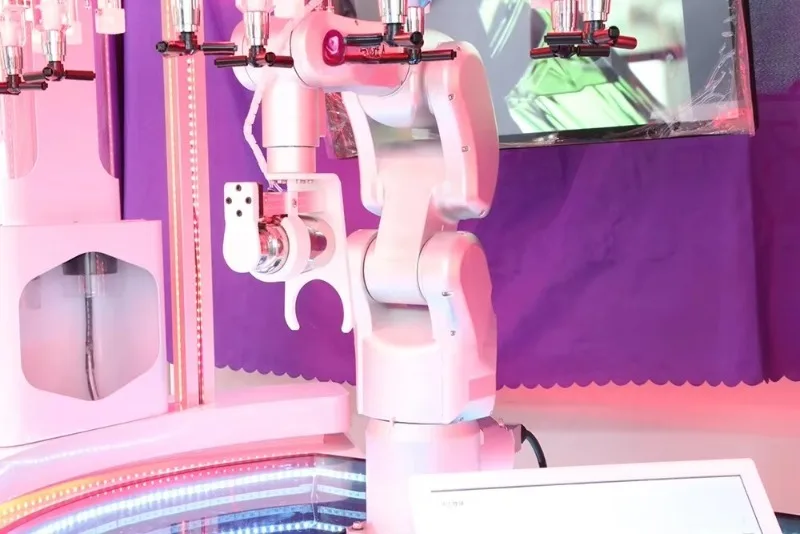 Cocktail Robot Smart Bartender Machine Automatic Drink Vending System 24H Self Service Bar Club Hotel Equipment