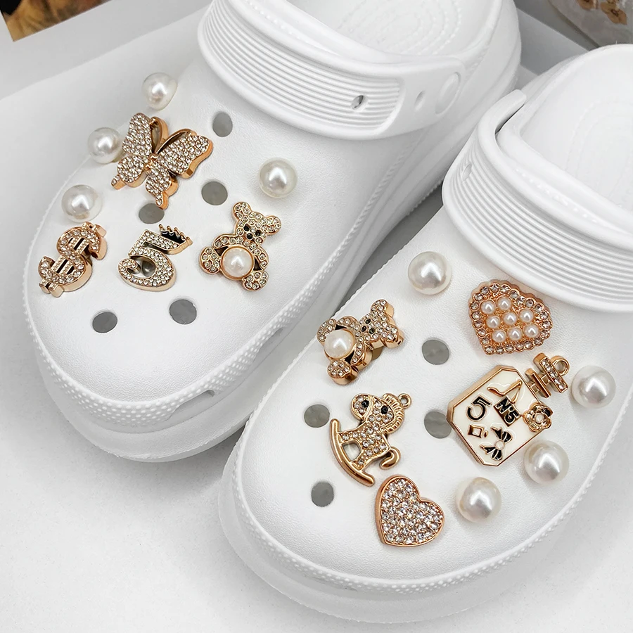 

17pcs Sparkling Bear Bling Dollar Perfume Charms Shoe Decoations Detachable Suitable For Bogg Beach Bag Crocs Clogs Gift Idea