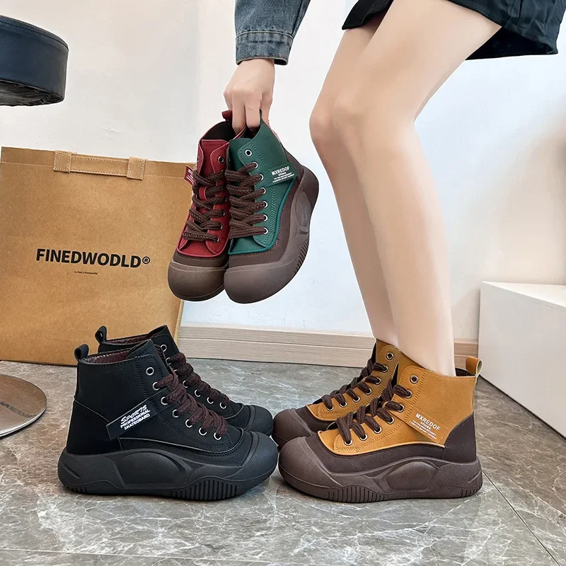 2024 Herbst High-Top-Damenschuhe Herbst und Winter warme Gezeitenschuhe vielseitige lässige dicke Grundplattenschuhe