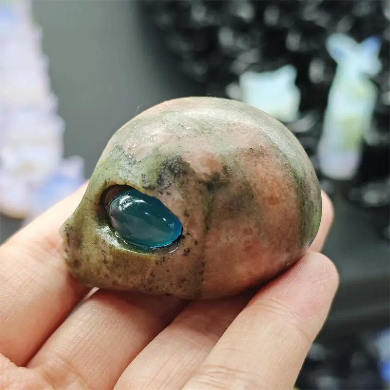 Natural Quartz Stone Alien Skull Healing Fengshui Gemstones HomeDecoration Holiday Gift 1PCS view 4
