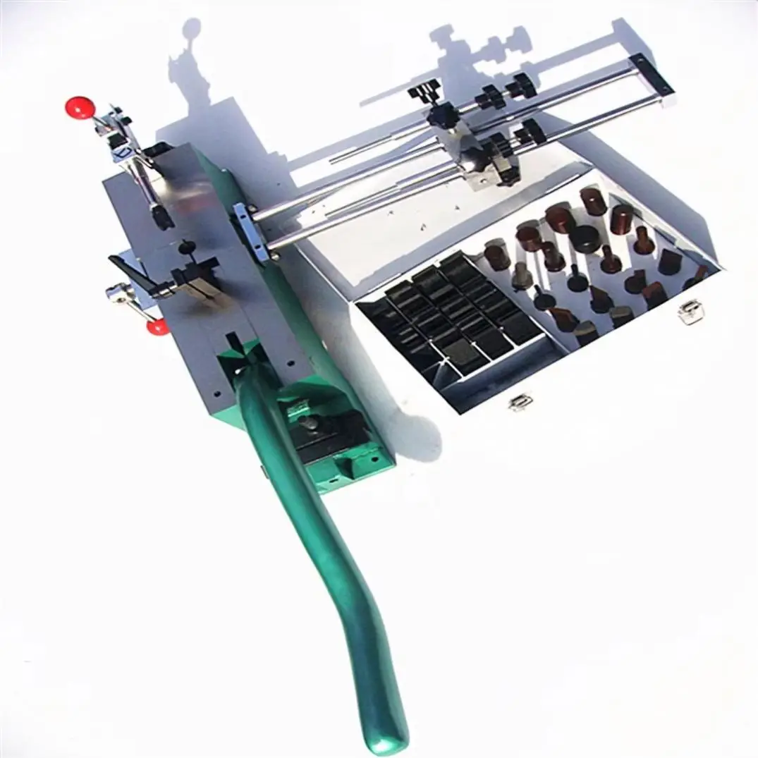 Piegatrice manuale per interposizione con lama fustellatrice ad alta precisione