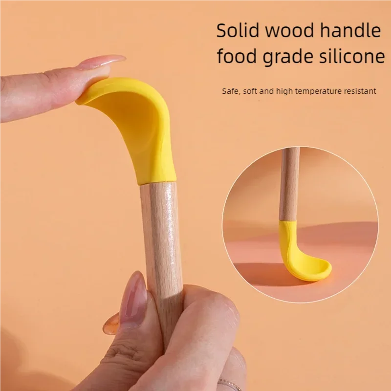 Food Grade BPA Free Silicone Cat Wet Food Spoon with Wooden Handle Pet Can Scraper for Dog Kitten Small Animal Feeding