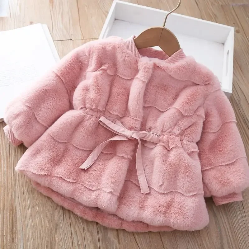 

New Girls' Faux Fur Coat With Bow-Tie Cotton Jacket Stylish Baby Wool Coat for Autumn And Winter Thickened Children's Outerwear