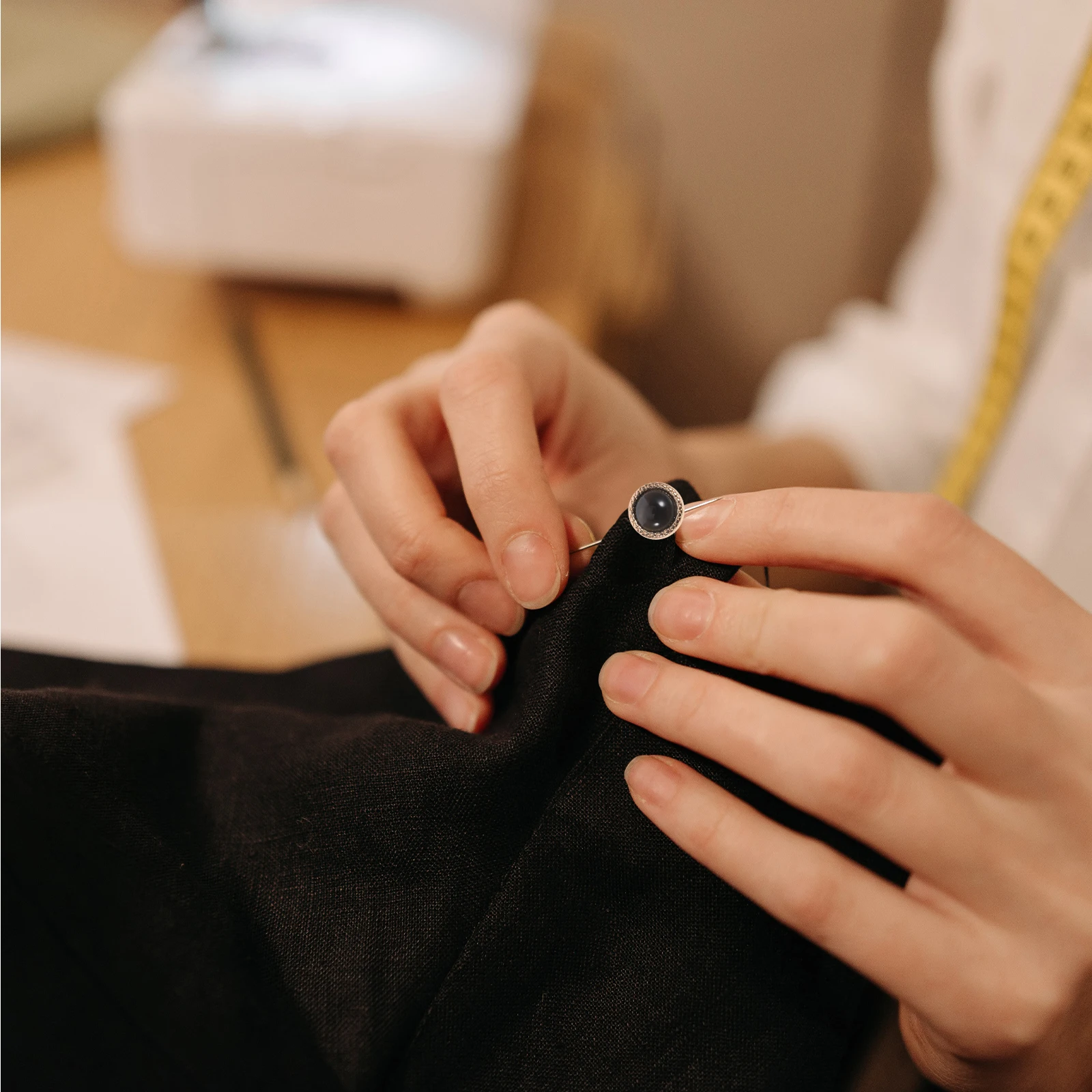 

20Pcs Vintage Metal Round Sewing Buttons Pearlescent Coat Buttons for Suit Shirt Sweaters DIY Crafts Durable Wear-Resistant