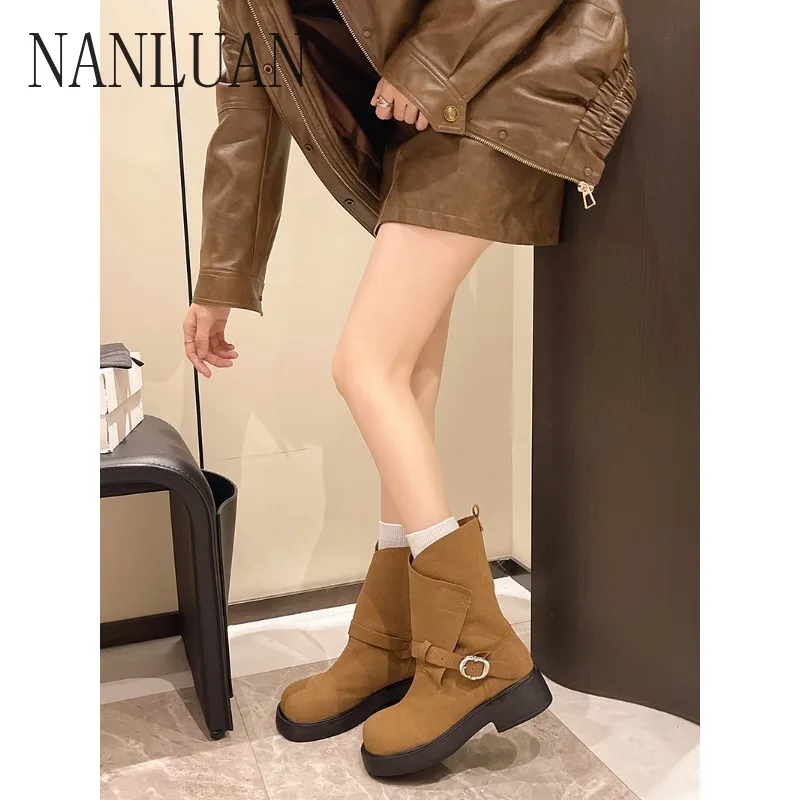 

2024 Boutique Autumn and Winter Women's Boots New Solid Color Mid-calf Women's Shoes Comfortable Hot-selling Fashion Boots