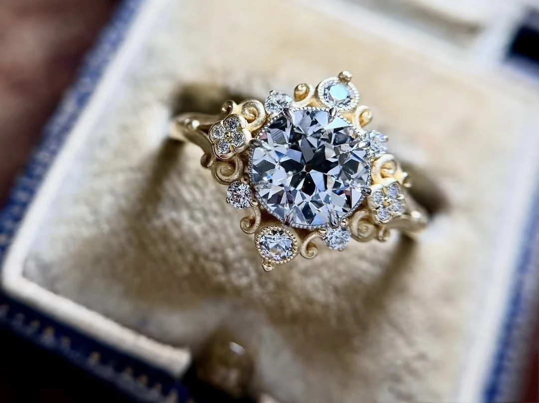 

Luxury Designer Moissanite & Diamond Engagement Set, 18K 14K PT950 Custom Matching Wedding Rings with Certificate for Couples