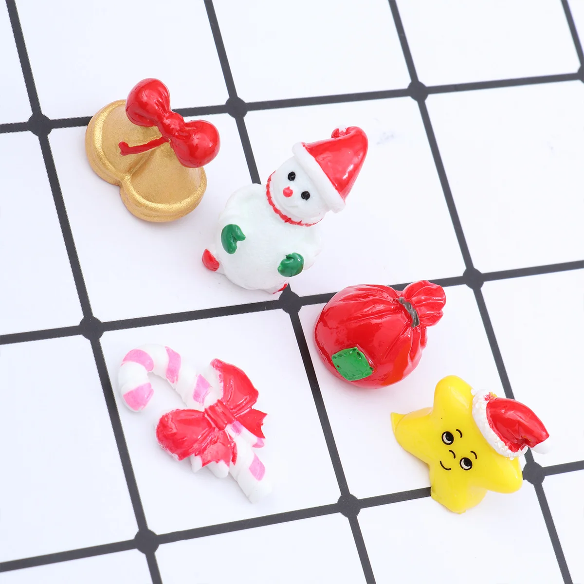 

20Pcs Christmas Resin Miniature Ornaments Durable Bright Colors Micro Landscape Plant Accessories Resin Decor for Garden