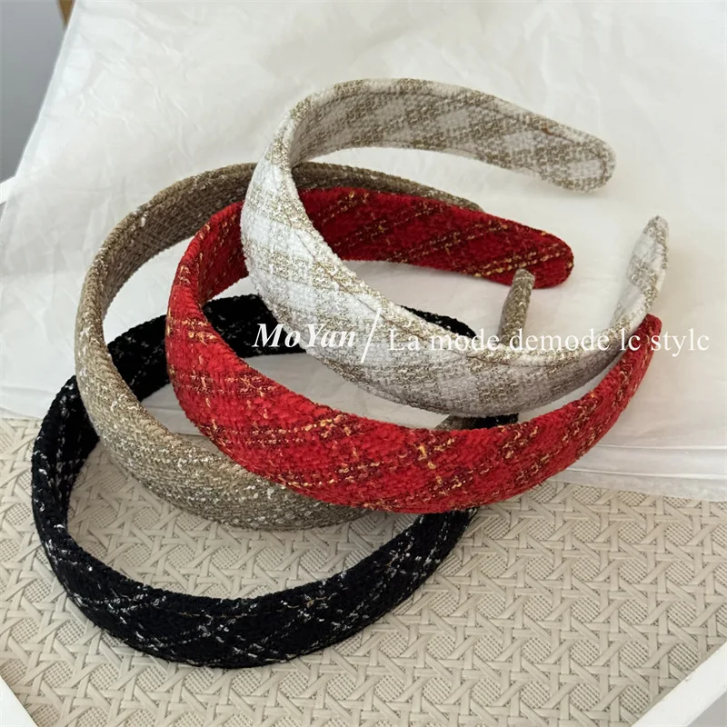 

Women Korean Xiaoxiangfeng temperament headband 2025 new plaid woven pressure hairhoop stylish accessory