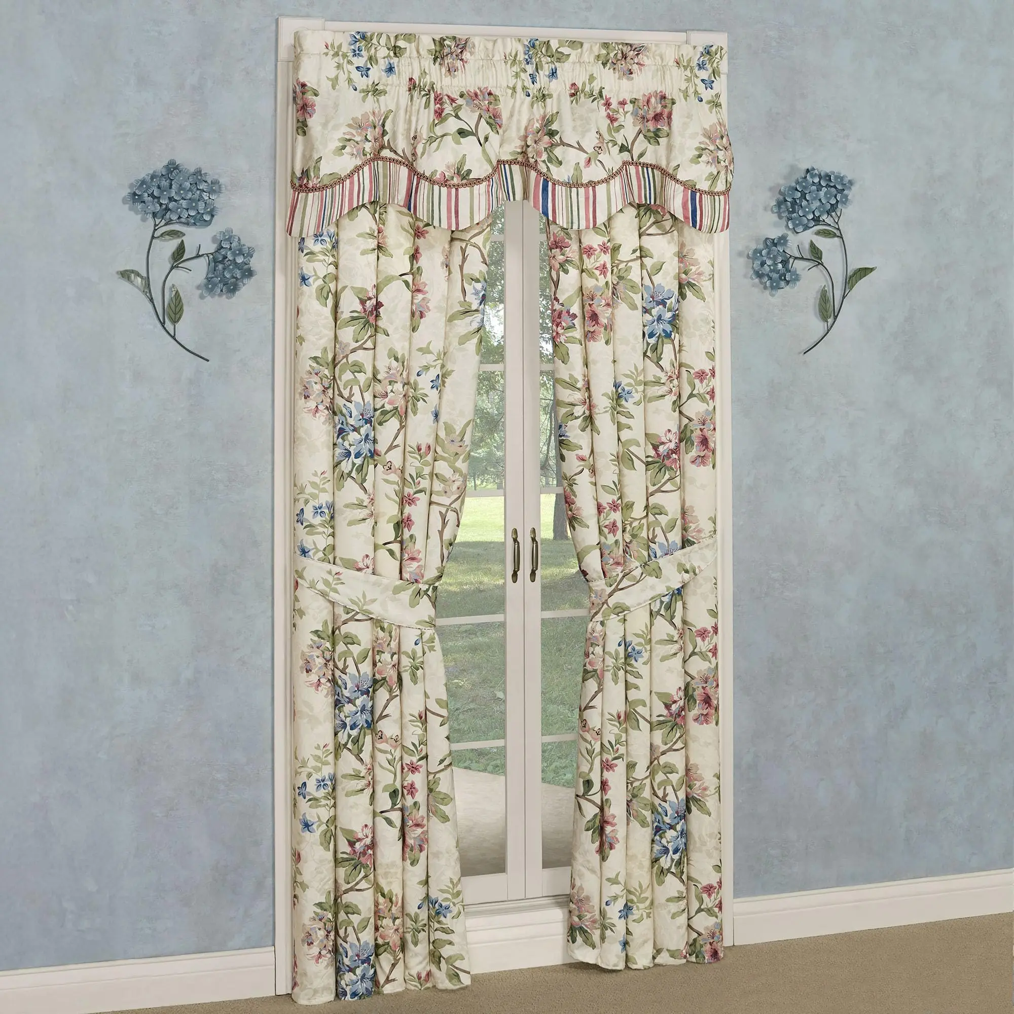 Chatsworth Cottage Polyester Window Layered Valance and 84L Curtains Set