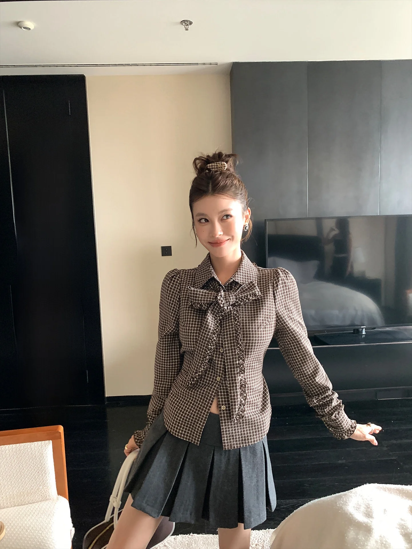 

LIONE Lady Long Sleeve Shirt with Sash Waist in Brown Plaid American Style Breathable Skin-Friendly Polyester And Cotton Blend