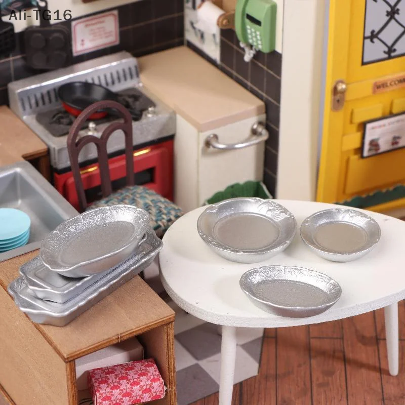 6Pcs 1/12 Puppenhaus Silber Teller Tablett Modell Puppenhaus Küche Geschirr Dekoration Spielzeug Puppen Haus Zubehör
